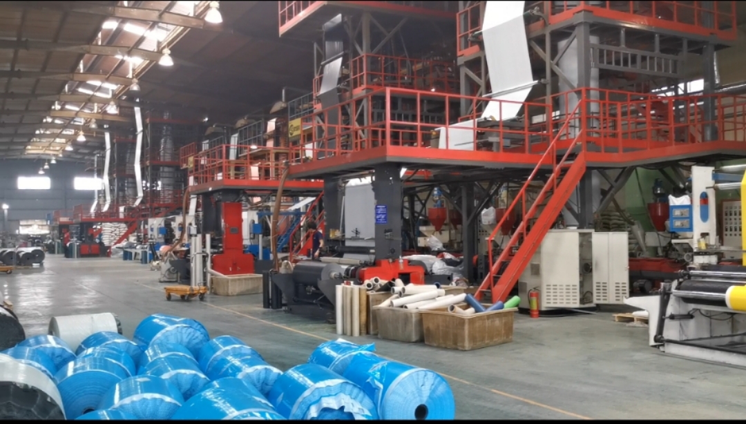 Advanced high-speed film blowing and printing production line