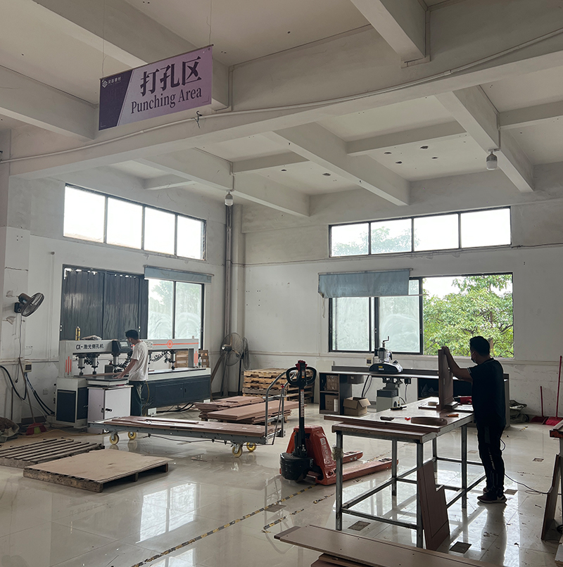 Quality inspection and packing of aluminum handrail accessories for secure African export