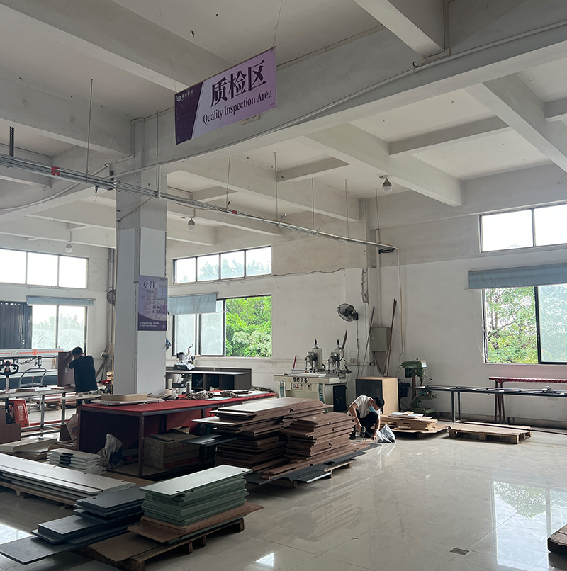 Quality inspection and packing of aluminum products at the factory