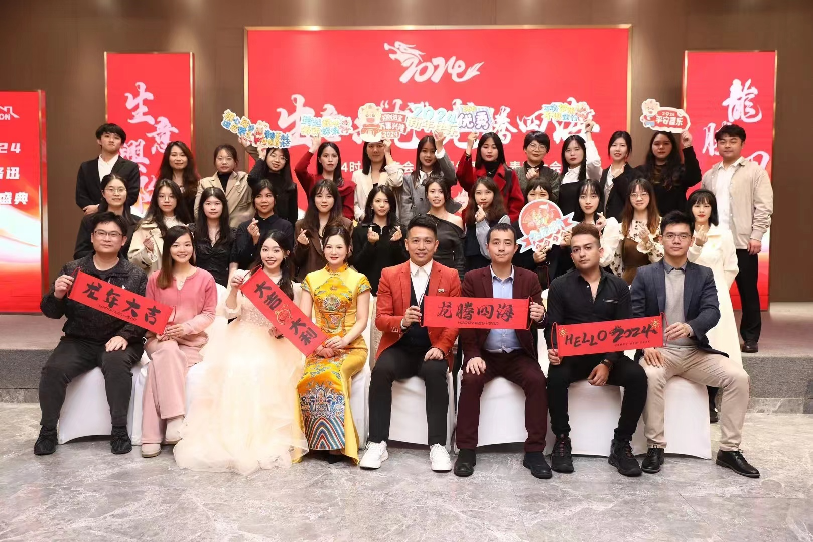 Foshan Shiluxun Cross-border Tech Co., Ltd. professional operations team