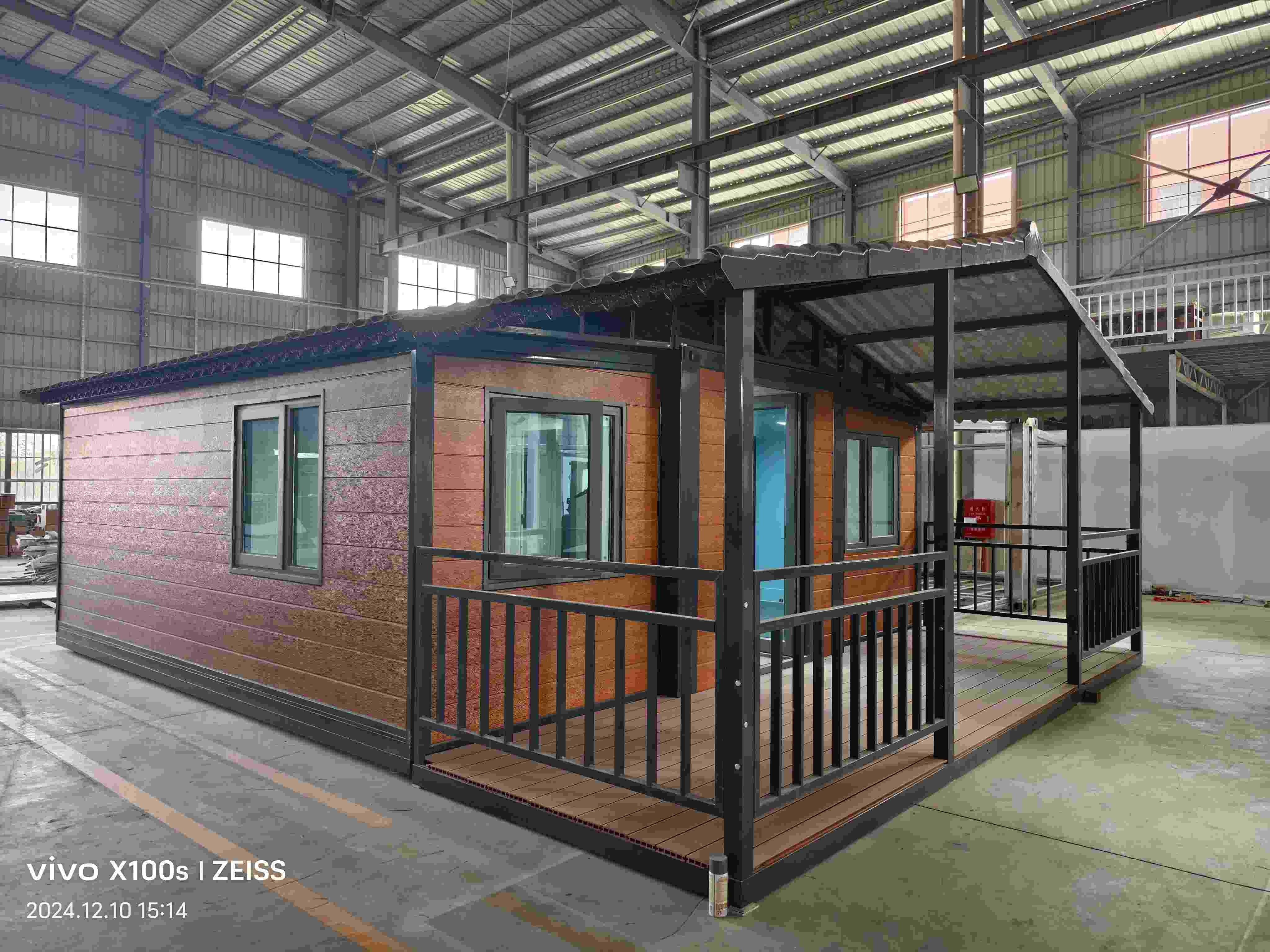 20ft, 30ft, and 40ft expandable container houses folded for shipping