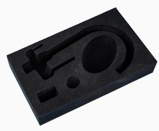 Packaging aid designed as shock-absorbing product lining