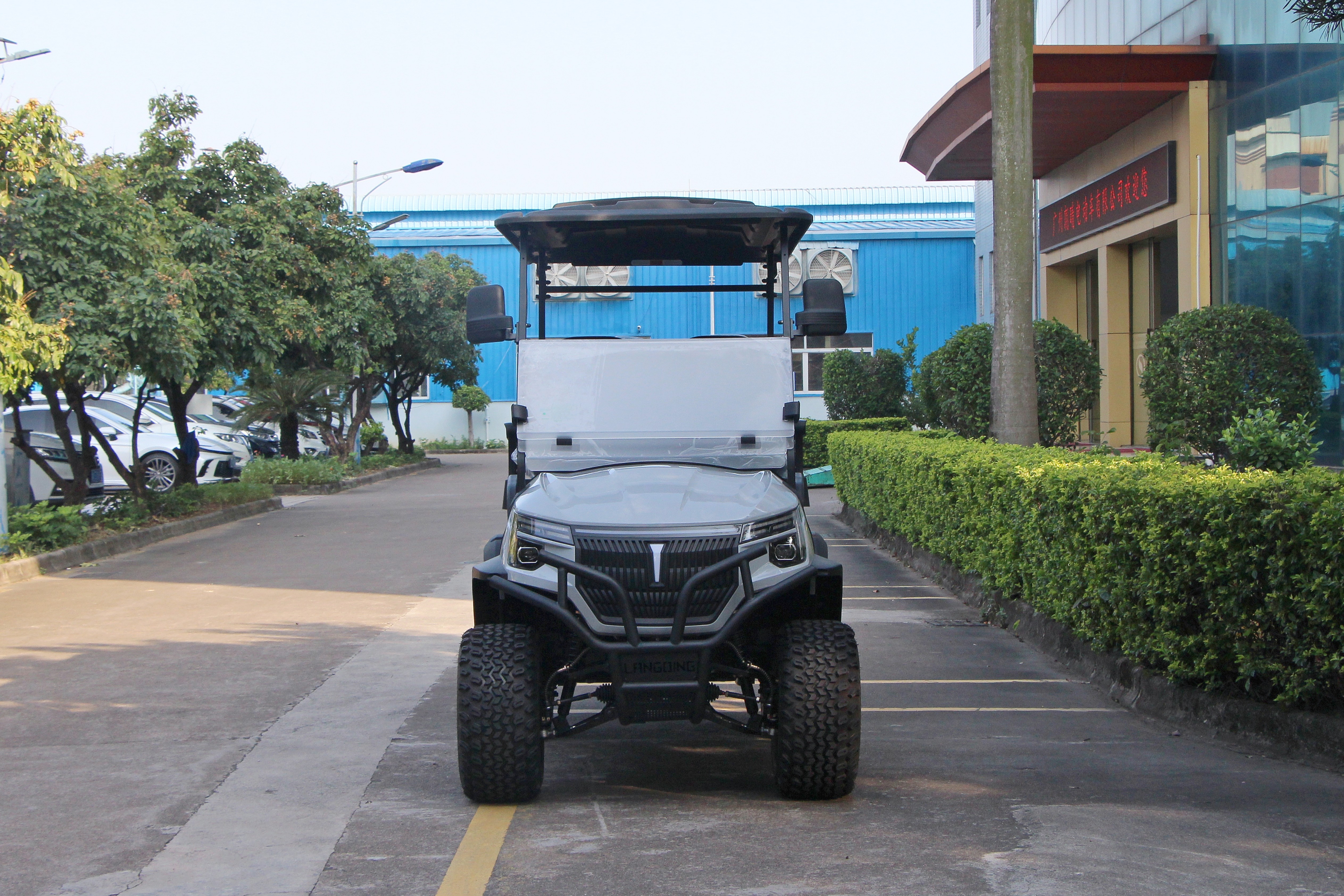 LQD023+2 electric golf cart with open cockpit and tough body styling