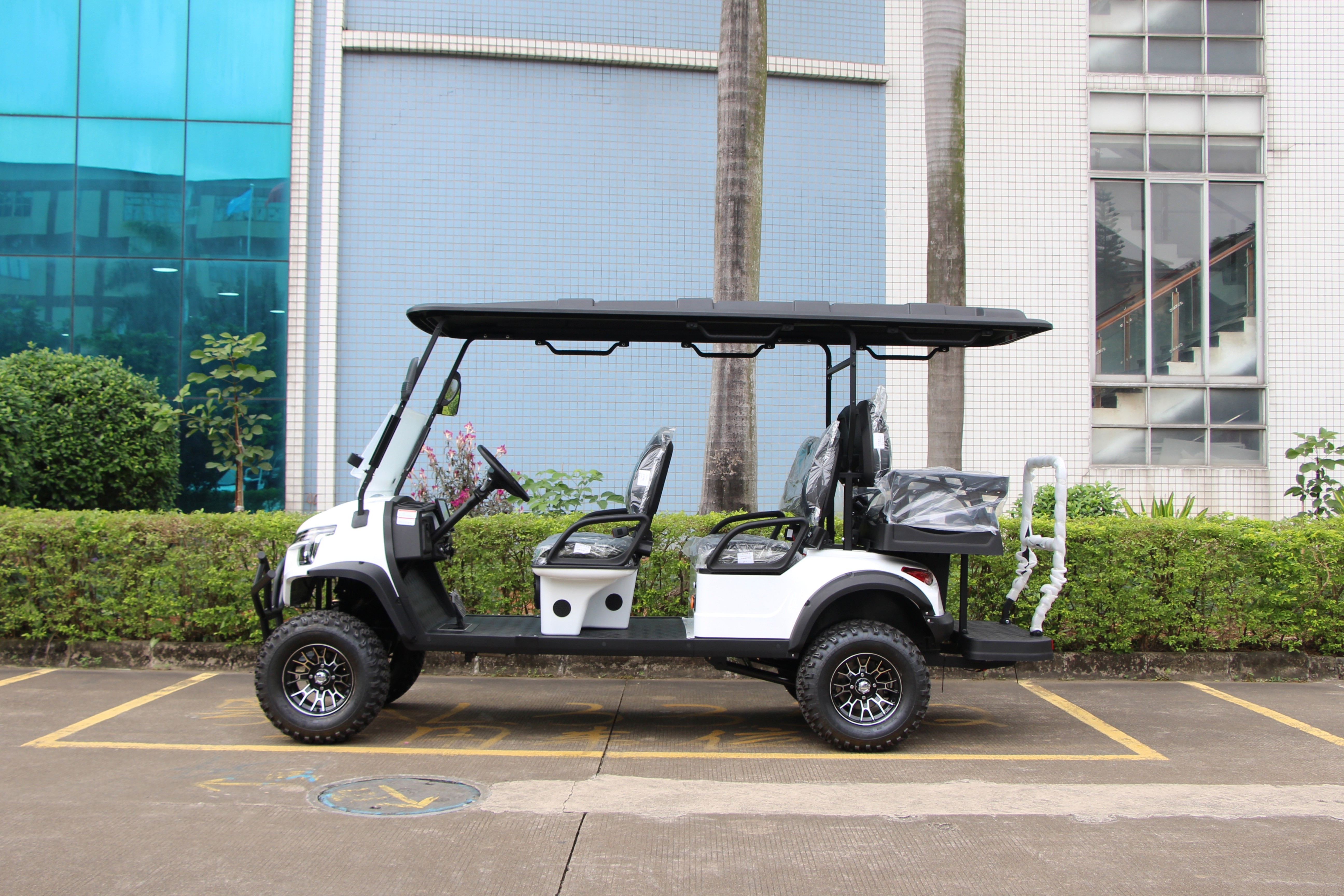 LQD043+2 electric golf cart chassis and equipment details