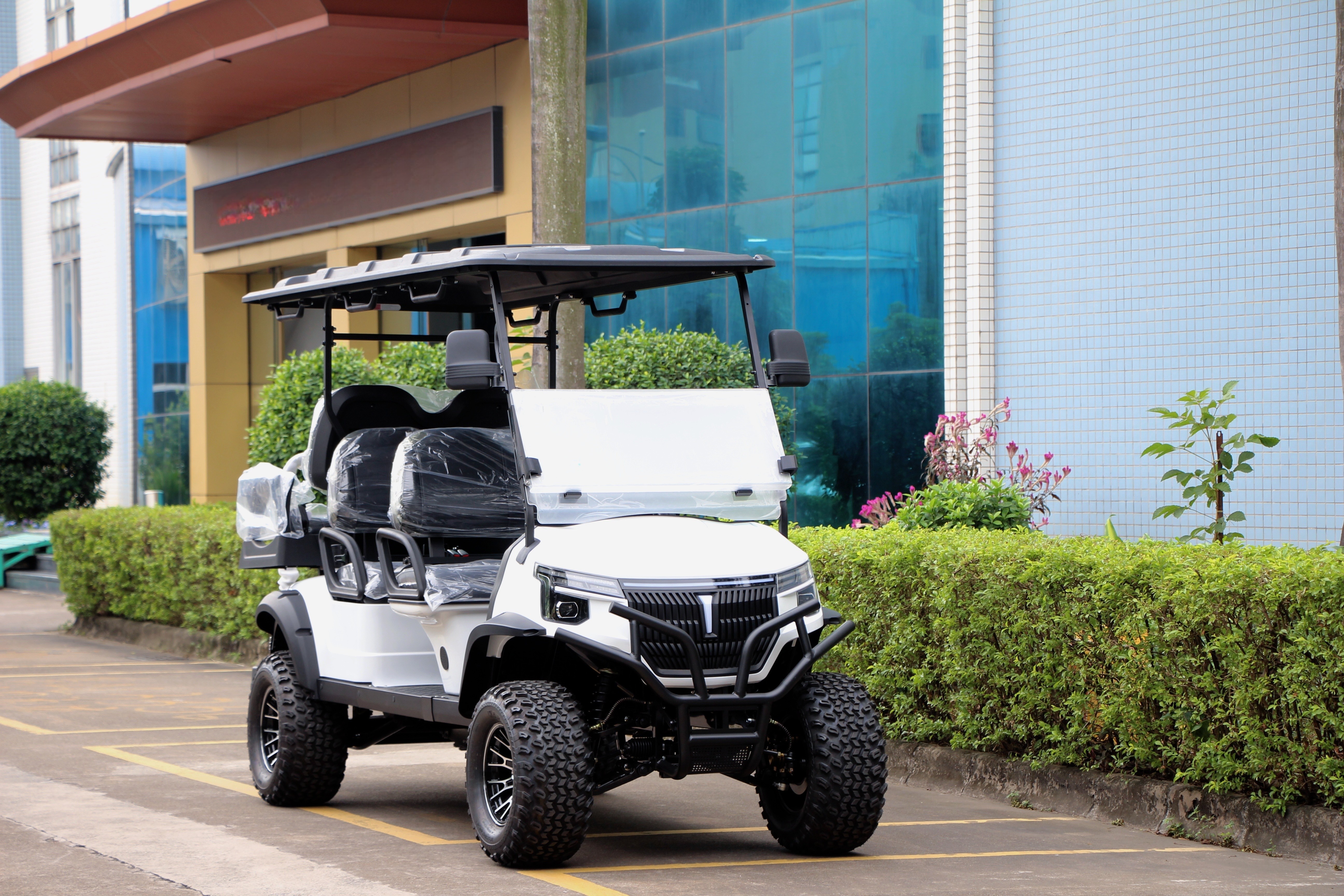 LQD043+2 electric golf cart independent suspension design