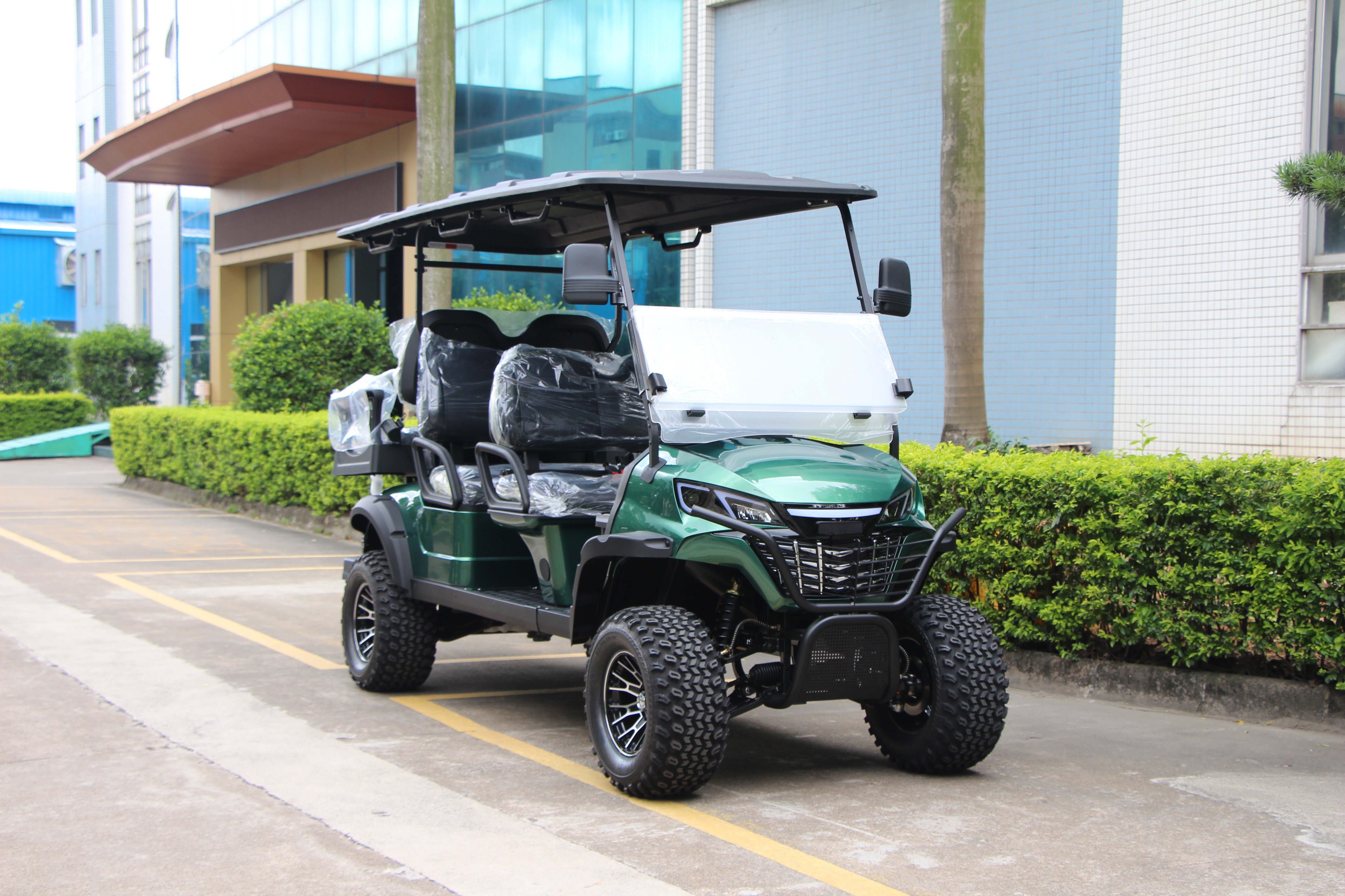 Langqing electric golf cart product for comparison with bus production lead time