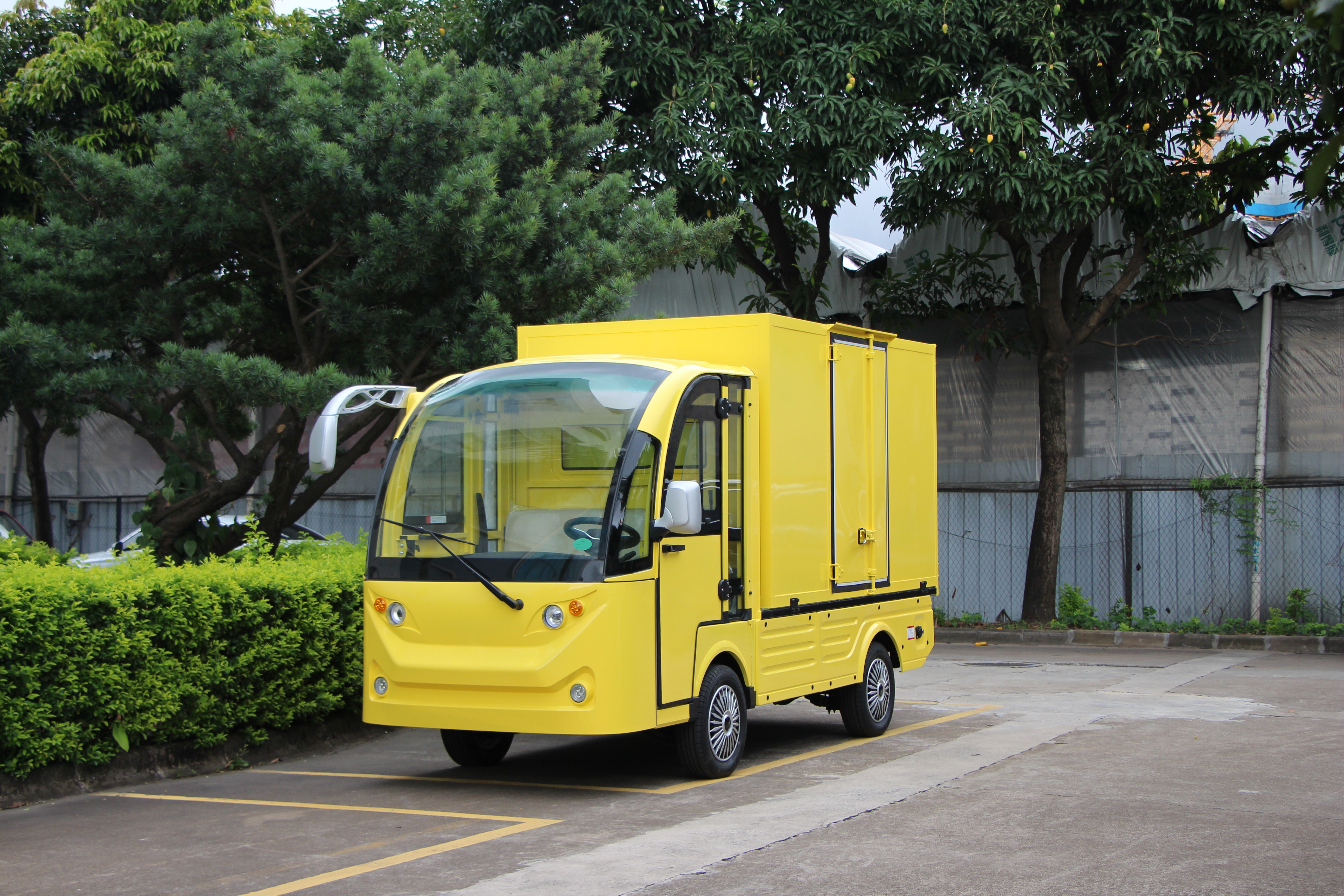 LQF1024FM electric truck for internal logistics transport